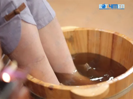 Ngâm chân bằng nước muối