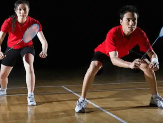 Tư thế chuẩn khi đánh cầu lông