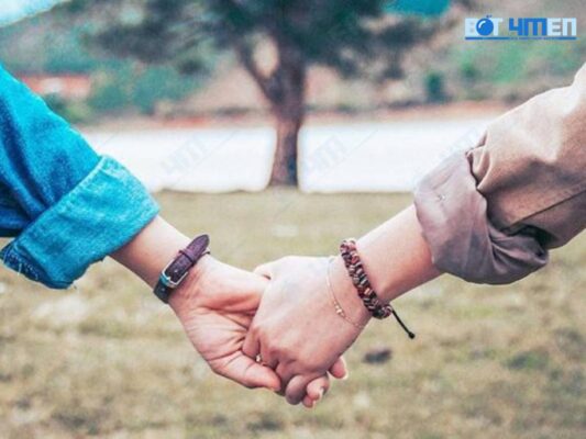 Chủ đề nổi bật trong thơ hay về tình yêu