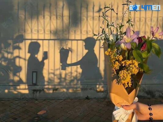 Gửi lời yêu thương qua hành động 