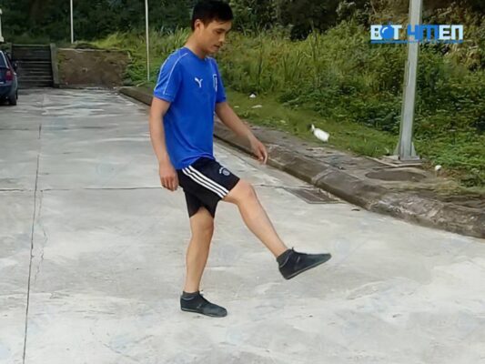 cách đá cầu 1