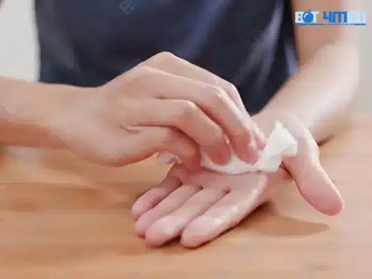 Mồ hôi tay và vai trò của các mẹo dân gian trong việc điều trị